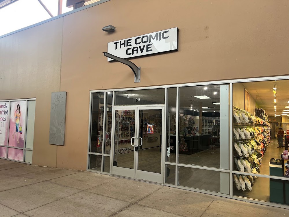 The Comic Cave at The RGV Outlets, tienda de TCG en Mercedes