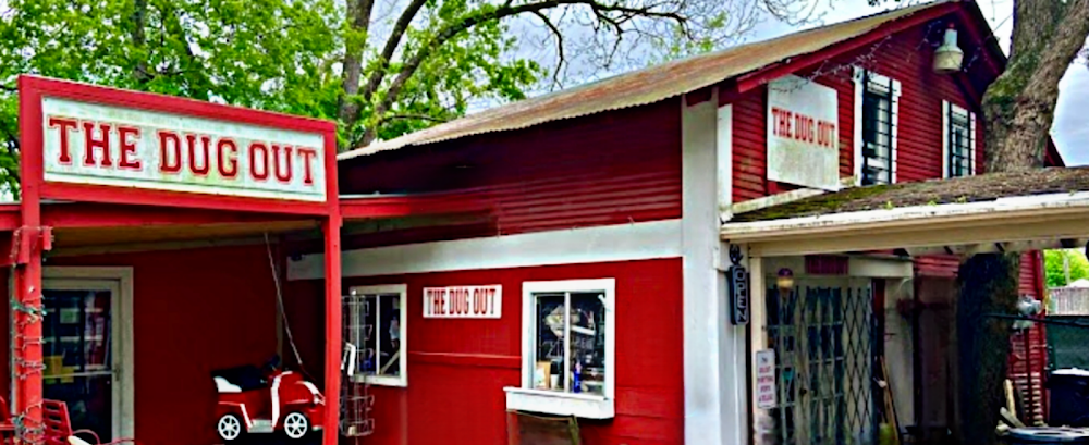 The Dug Out, tienda de TCG en Spring