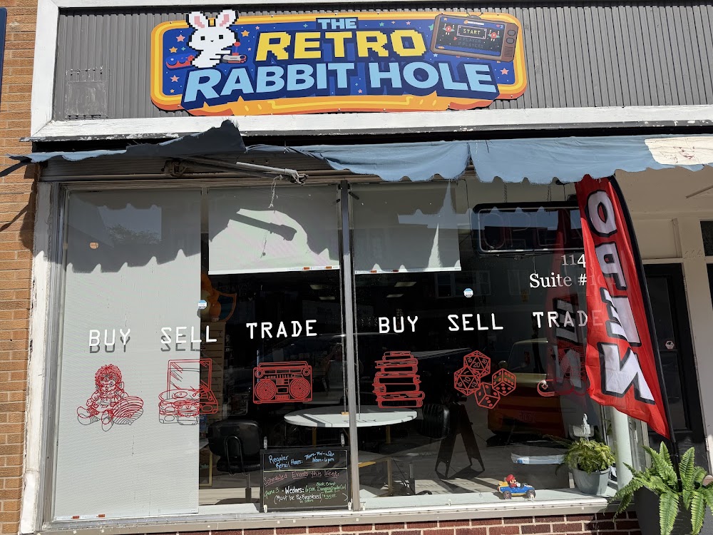 The Retro Rabbit Hole, tienda de TCG en Mt Pleasant