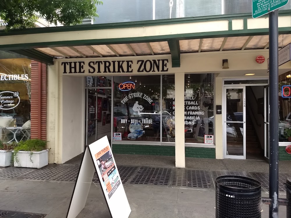 The Strike Zone, tienda de TCG en Petaluma