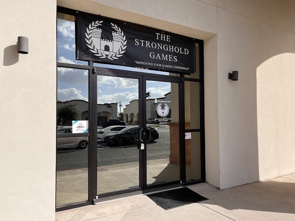 The Stronghold Games, tienda de TCG en Donna