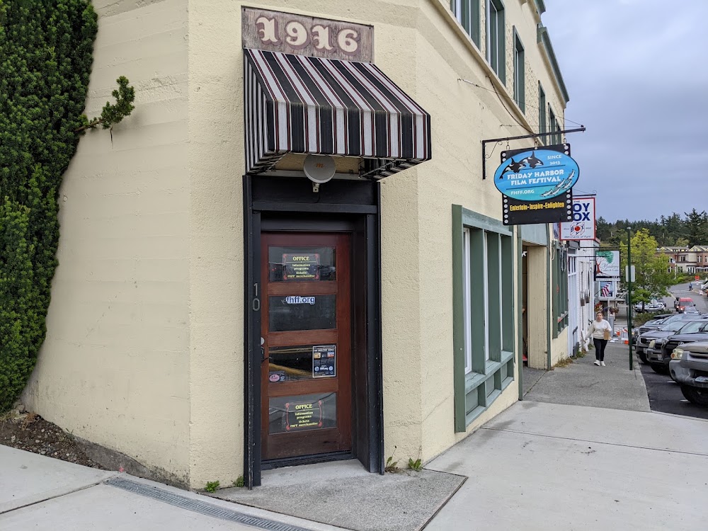 The Toy Box, tienda de TCG en Friday Harbor