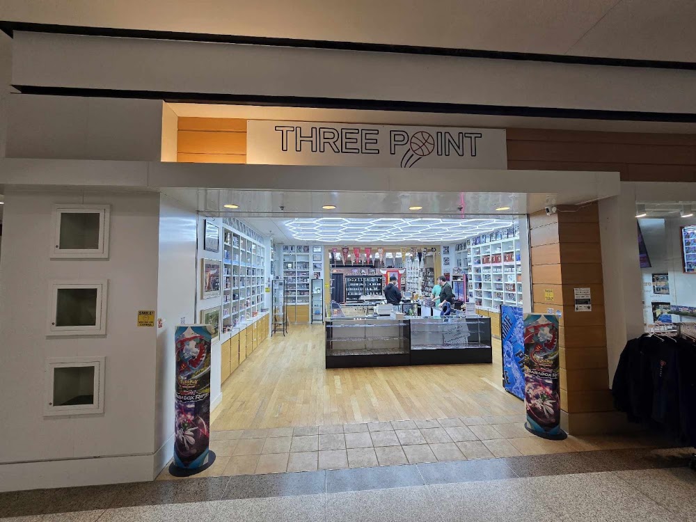 Three point rva, tienda de TCG en Richmond