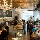 Across the Board Game Café, tienda de TCG en Winnipeg