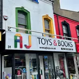 AJ Toys & Books, tienda de TCG en Belfast