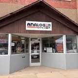 Analog Games, tienda de TCG en Fairmont
