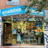 Arcade Bits, tienda de TCG en Almería