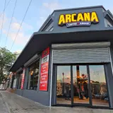 Arcana Cartas & Juegos, tienda de TCG en La Paz