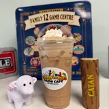 BOARD TO BITS GAME CAFE, tienda de TCG en Niagara Falls
