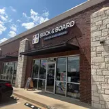 Brick & Board Games and Cards, tienda de TCG en Glenpool