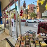 Cats and Comics Rescue, tienda de TCG en Upland