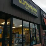 Cosmic Comics and Games, tienda de TCG en Baldwin