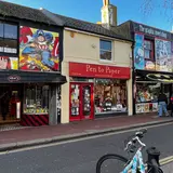 Daves Comics, tienda de TCG en Brighton and Hove
