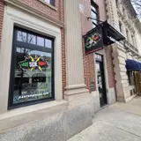 East Side Mags, tienda de TCG en Montclair
