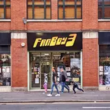 Fan Boy Three, tienda de TCG en Manchester