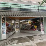 Gamenut Entertainment Mass, tienda de TCG en Lawrence