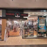 Gamers World Water Tower Place, tienda de TCG en Chicago