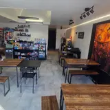 GamesinaDungeon, tienda de TCG en Queens