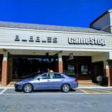 GameStop - 1577 - Barracks Road, tienda de TCG en Charlottesville