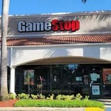 GameStop - 3835 - Hollywood Hills Plaza, tienda de TCG en Hollywood