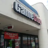 GameStop - 4883 - Clock Tower Plaza, tienda de TCG en Lima