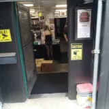 H&T Comics and Collectables, tienda de TCG en Brockville