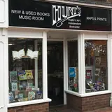 HUNT'S BOOKSHOP, tienda de TCG en Rugby
