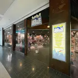 Larger Than Life, tienda de TCG en Syracuse