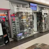 Ogre's Lair Game Shop, tienda de TCG en Yellowknife