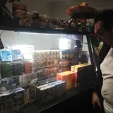 P-LAY Cards and Games, tienda de TCG en Long Beach