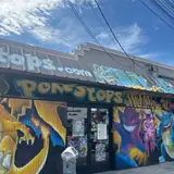 Pokestops, tienda de TCG en Encino
