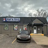 POP’N TOYZ, tienda de TCG en McHenry