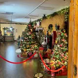 Santa’s Enchanted Workshop, tienda de TCG en Orlando