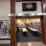Savages Collectibles LLC, tienda de TCG en Aurora
