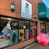 SideArc: Comics, Anime and Geek, tienda de TCG en Portland