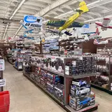 Slot And Wing Hobbies, tienda de TCG en Champaign