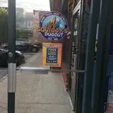 Squiggy's Dugout, tienda de TCG en New Rochelle