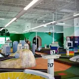 Subpar Miniature Golf, tienda de TCG en Alameda