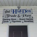 The HidDen Trade & Play, LLC, tienda de TCG en Saint James