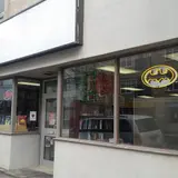 The Monster Comic Lounge, tienda de TCG en Halifax