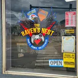 The Raven's Nest: Cards and Games, tienda de TCG en Ravenswood