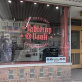 The Tabletop Vault, tienda de TCG en Dillon