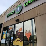 Uncanny Comics and Games, tienda de TCG en Richmond