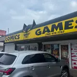 Warp 2 Comics and Games, tienda de TCG en Edmonton