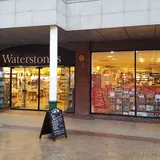 Waterstones Bookshop, tienda de TCG en Sheffield