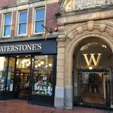 Waterstones Reading, tienda de TCG en Reading