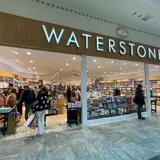 Waterstones Trafford Centre, tienda de TCG en Manchester