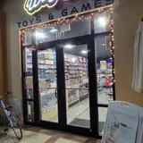 Way Out Toys and Games, tienda de TCG en Ave Maria