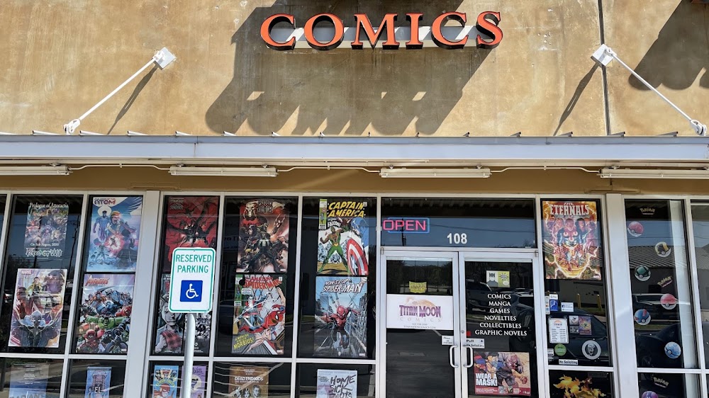 Titan Moon Comics, tienda de TCG en Cedar Park