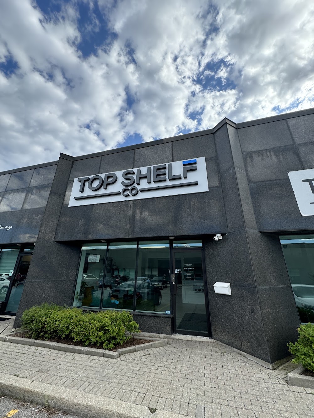 Top Shelf Co, tienda de TCG en Oakville